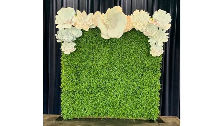 Grass Wall 8'x8'
