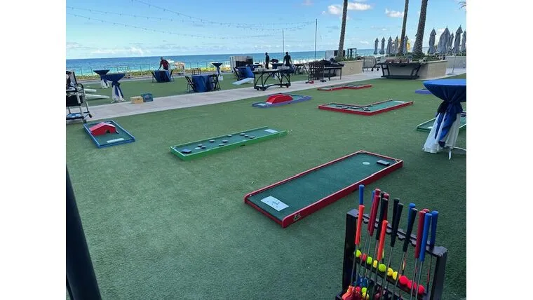 6-Hole Mini-Golf — alternate view